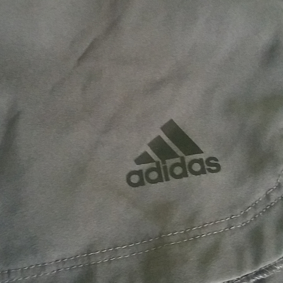 Adidas exercise shorts - Picture 4 of 6